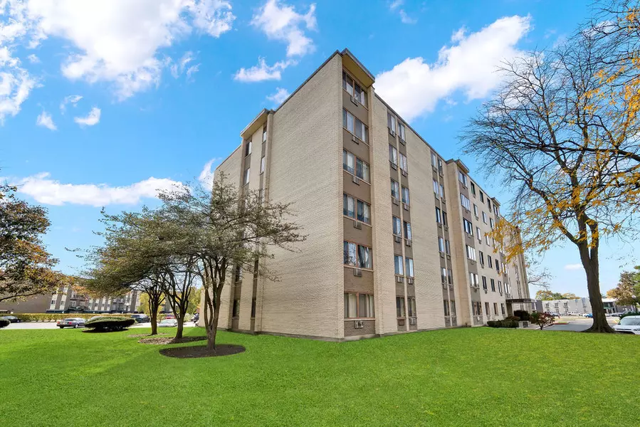 9745 S Karlov Avenue #305, Oak Lawn, IL 60453