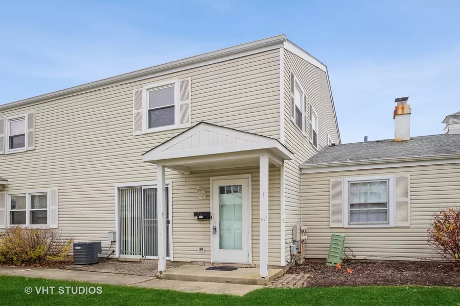 324 Donna Court #B, Bartlett, IL 60103