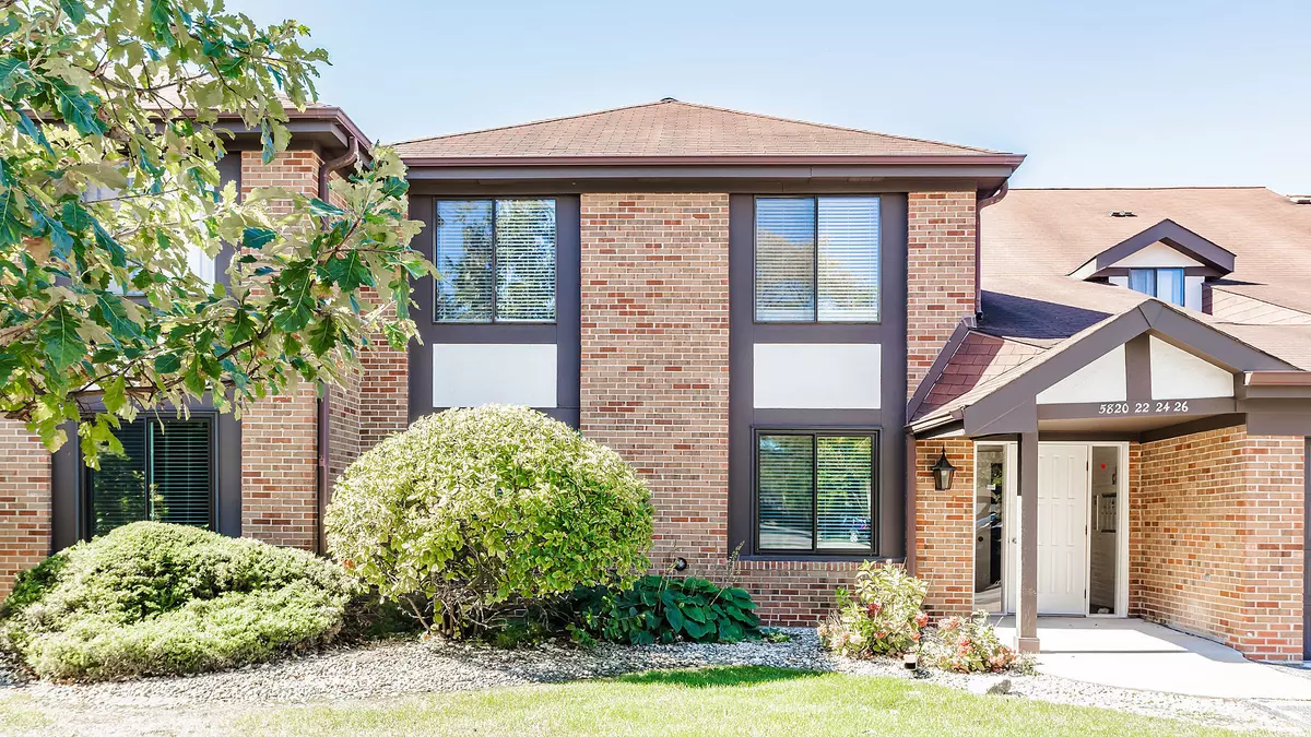Westmont, IL 60559,5826 Doe Circle #1-5
