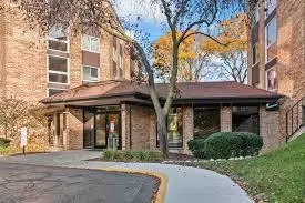 502 W Huntington Commons Road #132, Mount Prospect, IL 60056