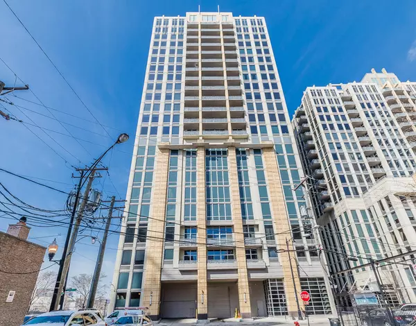 700 N Larrabee Street #1303, Chicago, IL 60654