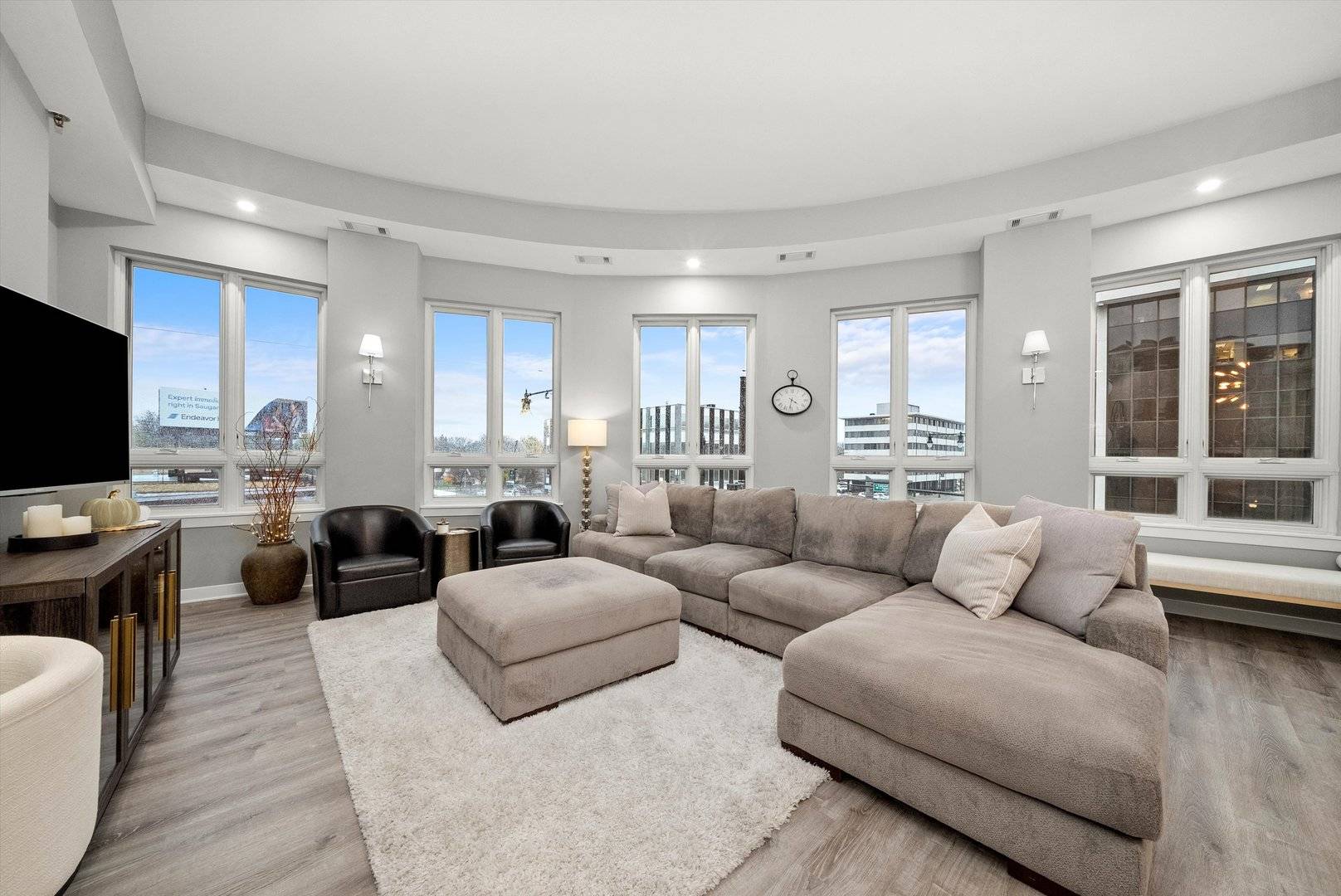 Chicago, IL 60646,6000 N CICERO Avenue #211