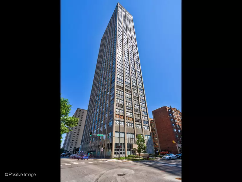 655 W IRVING PARK Road #5403, Chicago, IL 60613