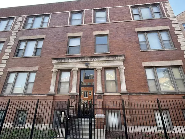 4434 S Calumet Avenue #2, Chicago, IL 60653