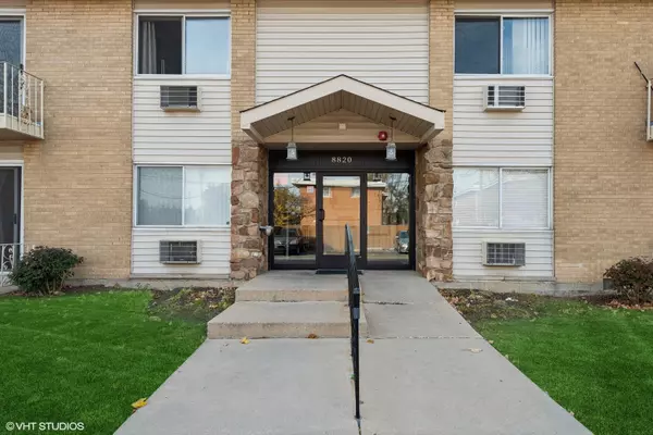 8820 N Western Avenue #201A, Des Plaines, IL 60016