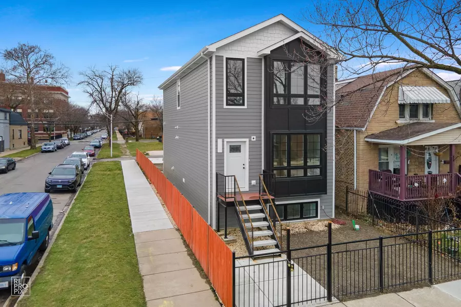 1100 N Kedvale Avenue, Chicago, IL 60651