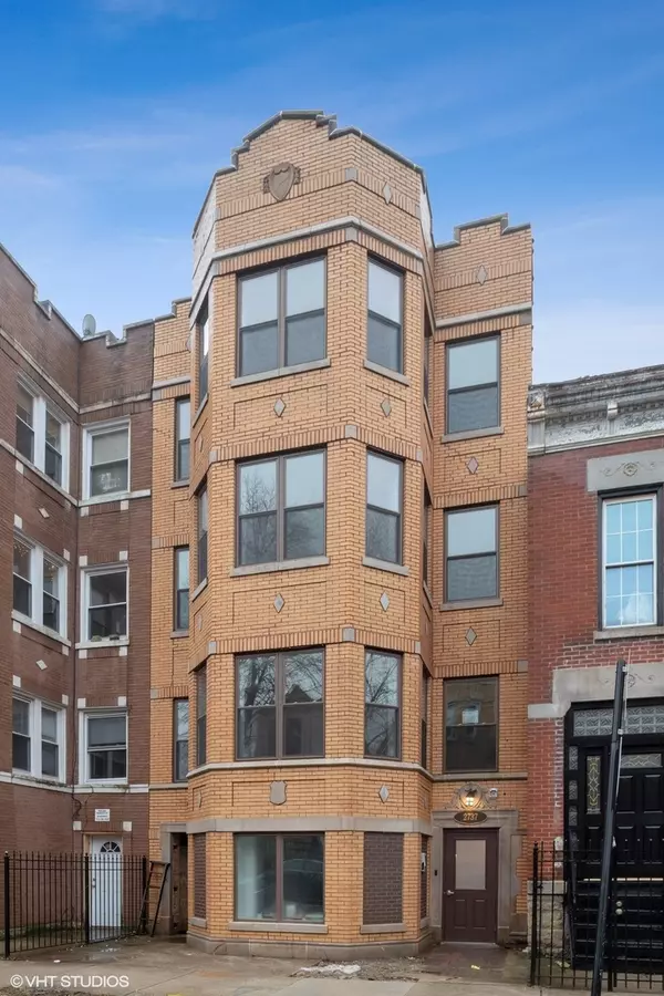 2737 W Evergreen Avenue #1R, Chicago, IL 60622