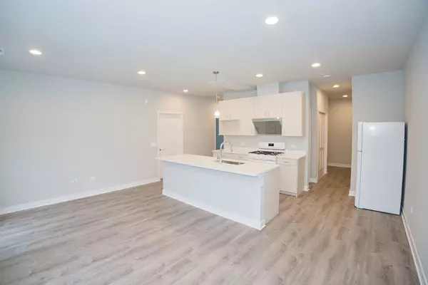 Chicago, IL 60608,3176 S Archer Avenue #301