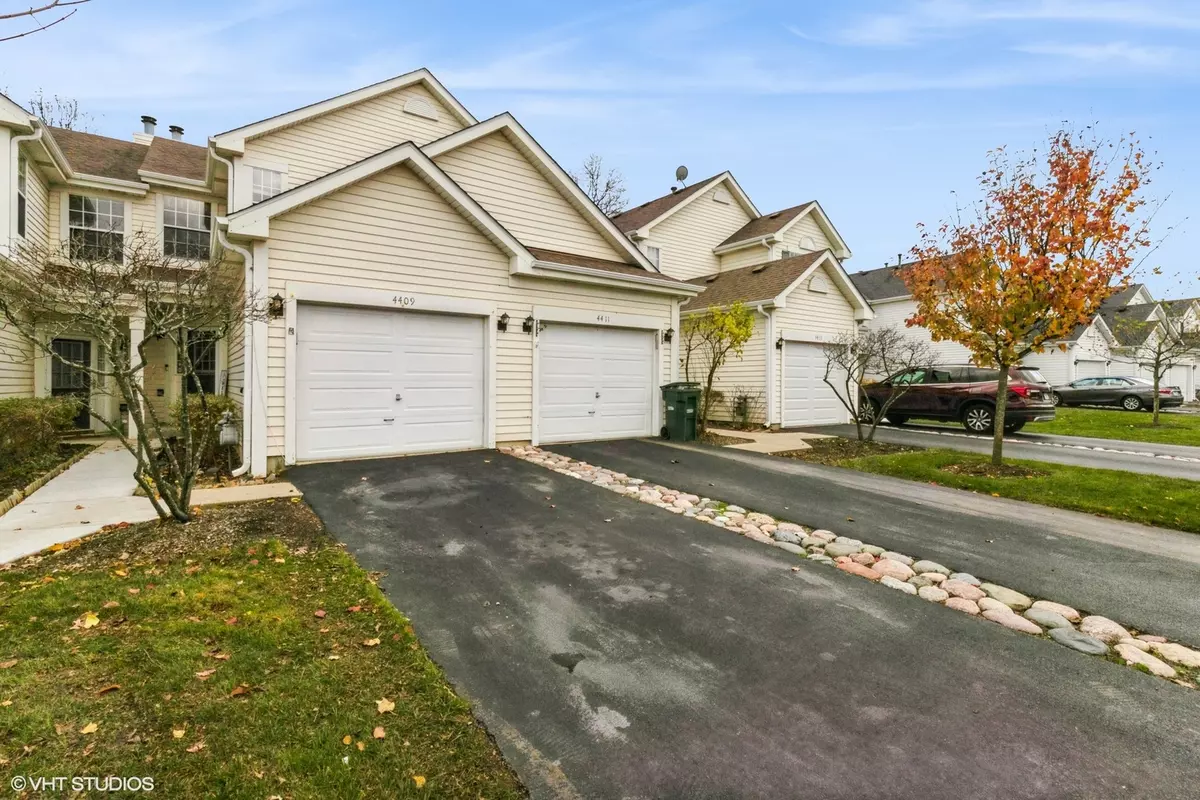 Waukegan, IL 60085,4409 W Brownstone Way