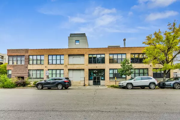 2804 N Lakewood Avenue #209, Chicago, IL 60657