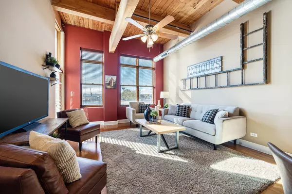 Chicago, IL 60618,3637 N Spaulding Avenue #303