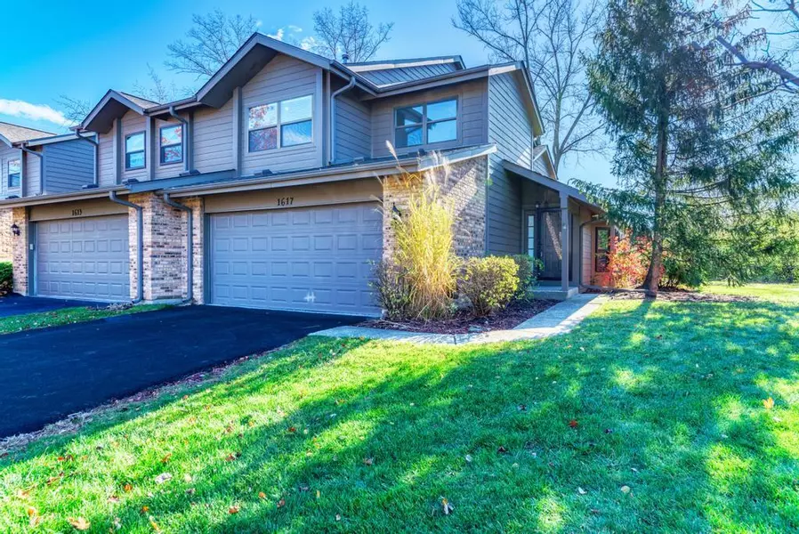 1617 Wildwood Lane, Darien, IL 60561