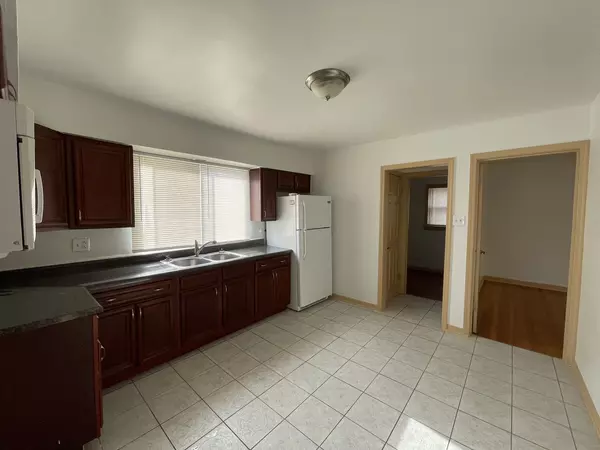 Chicago, IL 60619,9026 S ELLIS Avenue