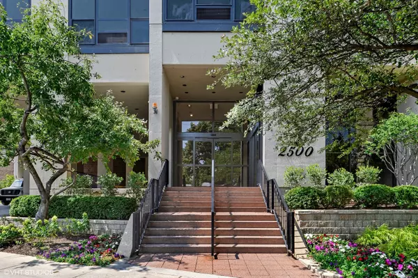 Chicago, IL 60614,2500 N Lakeview Avenue #3004