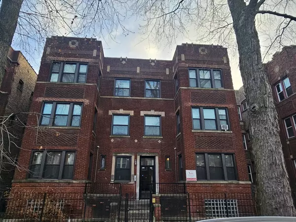 1521 E 67th Place, Chicago, IL 60637