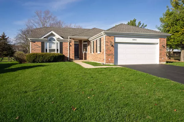 890 Blazing Star Trail, Cary, IL 60013