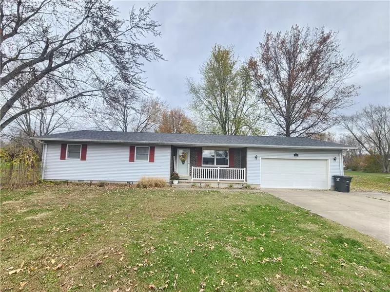 10744 Aminoff Drive, Effingham, IL 62401