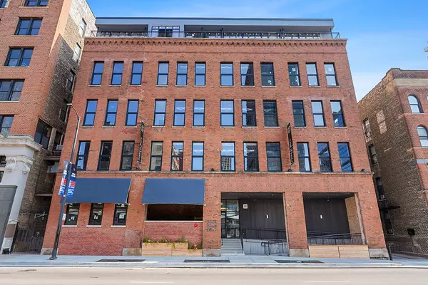 153 W Ohio Street #101, Chicago, IL 60654