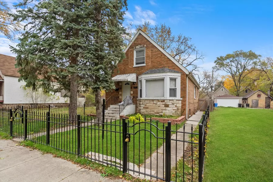 11931 S Prairie Avenue, Chicago, IL 60628