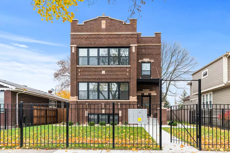 3621 N Kedvale Avenue #G, Chicago, IL 60641