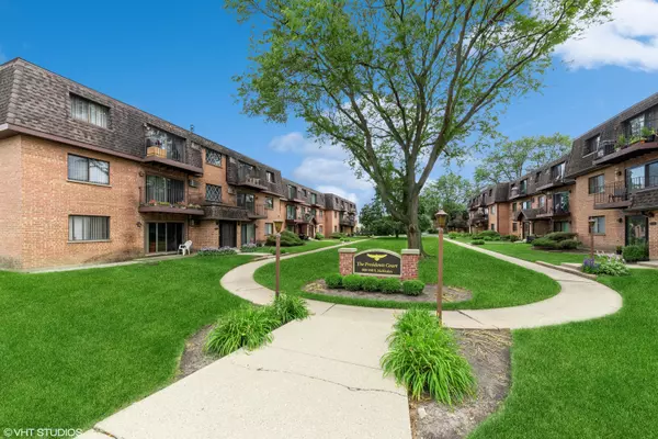 909 S McKinley Avenue #2A, Arlington Heights, IL 60005