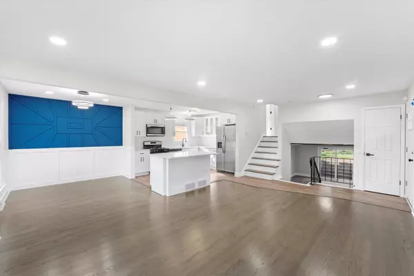 Dolton, IL 60419,15206 Blackstone Avenue