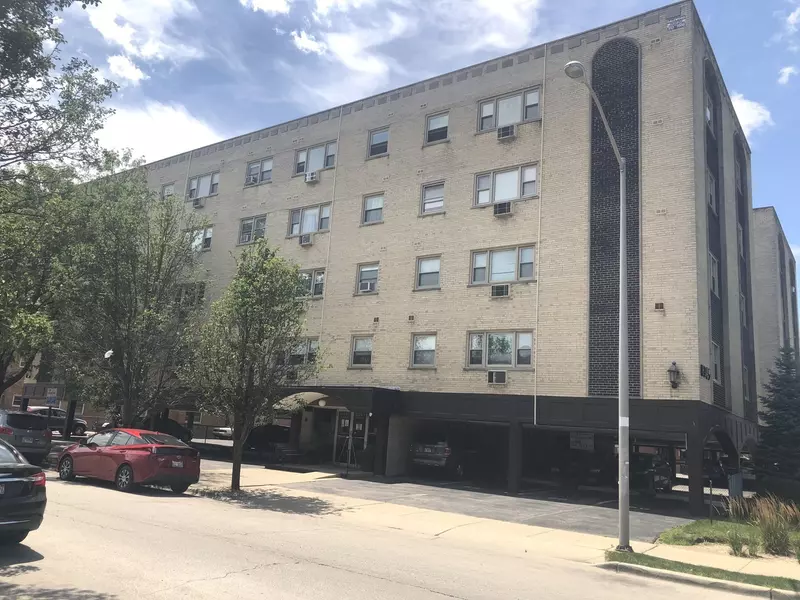 8245 W Belmont Avenue #4N, River Grove, IL 60171