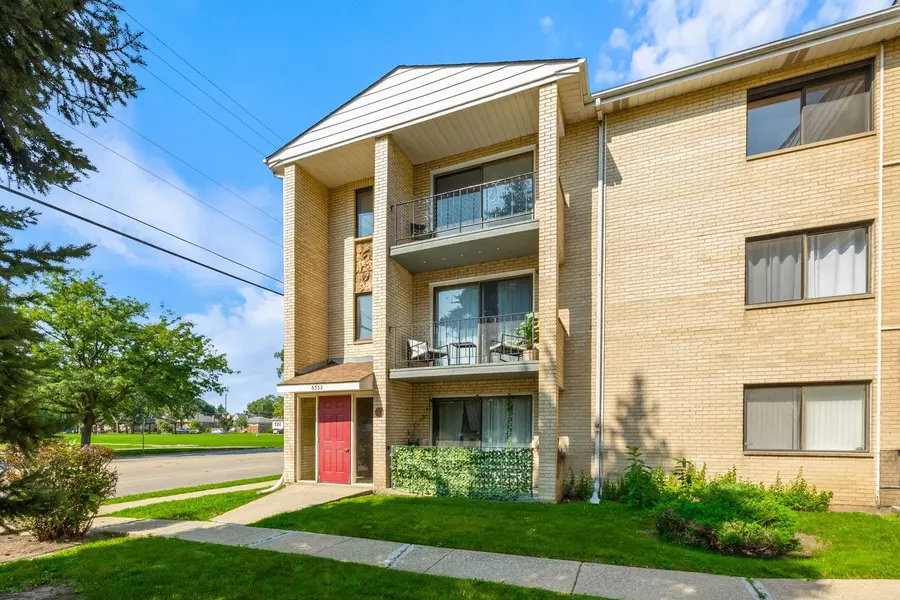 6332 Pershing Road #3C, Berwyn, IL 60402