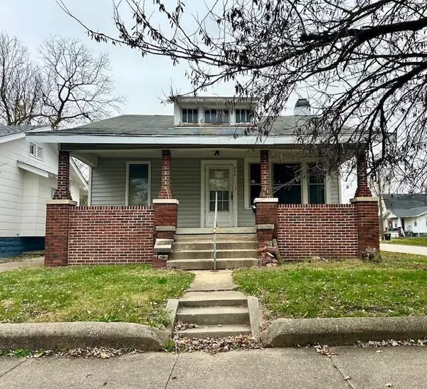 Decatur, IL 62526,802 W Waggoner Street