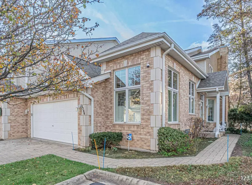 1754 Park Ridge Point #1754, Park Ridge, IL 60068