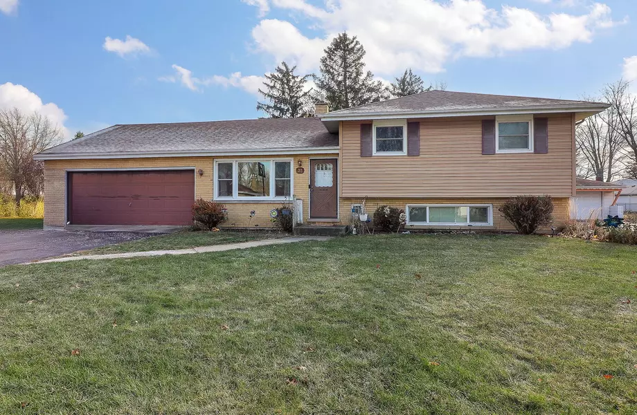 37 W 55th Place, Westmont, IL 60559