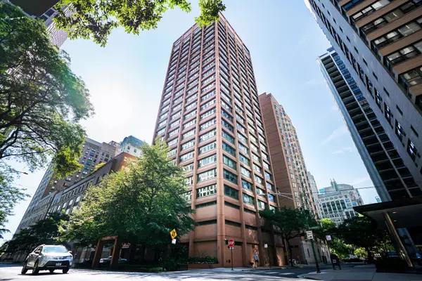 247 E Chestnut Street #803, Chicago, IL 60611