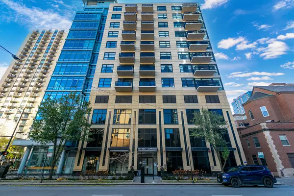 101 W SUPERIOR Street #606, Chicago, IL 60610