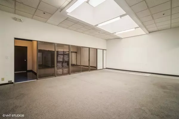 Wheeling, IL 60090,300 Marquardt Drive #102