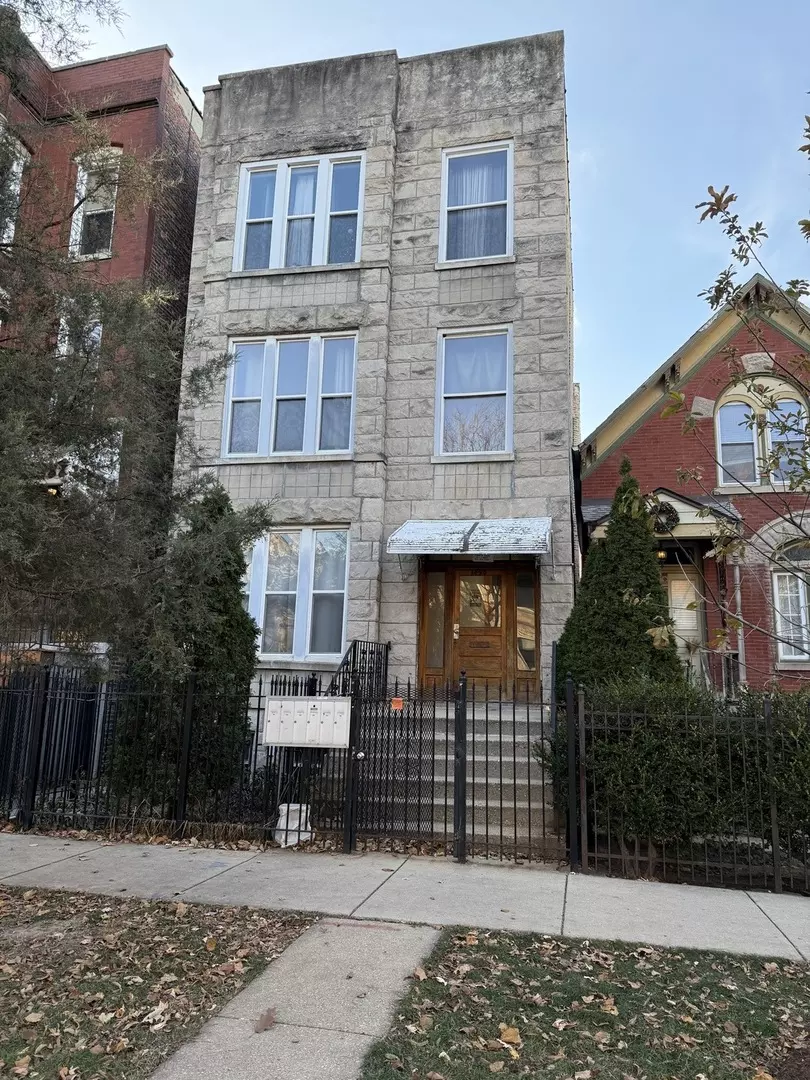 Chicago, IL 60622,1450 N Maplewood Avenue #1F