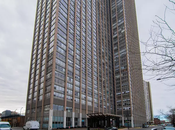 655 W Irving Park Road #607, Chicago, IL 60613