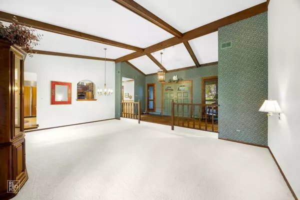 Palos Park, IL 60464,7930 W Deerwood Drive