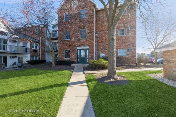 4408 W Shamrock Lane #3D, Mchenry, IL 60050