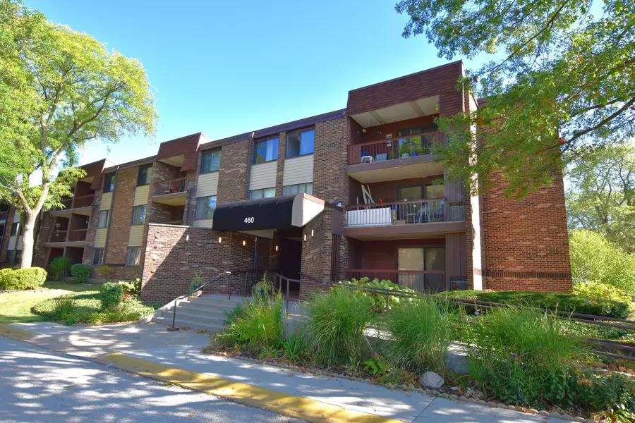 460 Raintree Court #3Q, Glen Ellyn, IL 60137