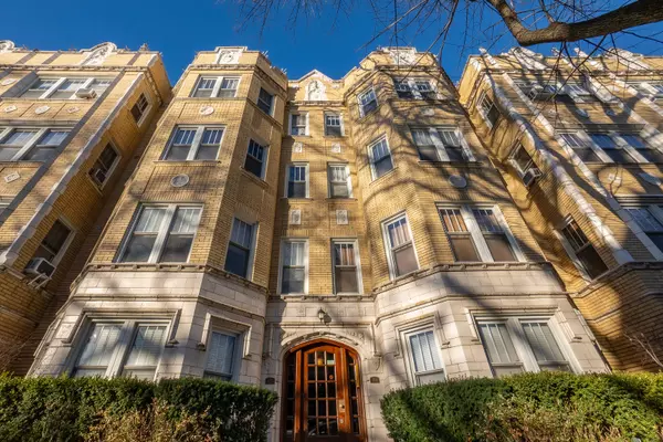 818 Washington Boulevard #3, Oak Park, IL 60302