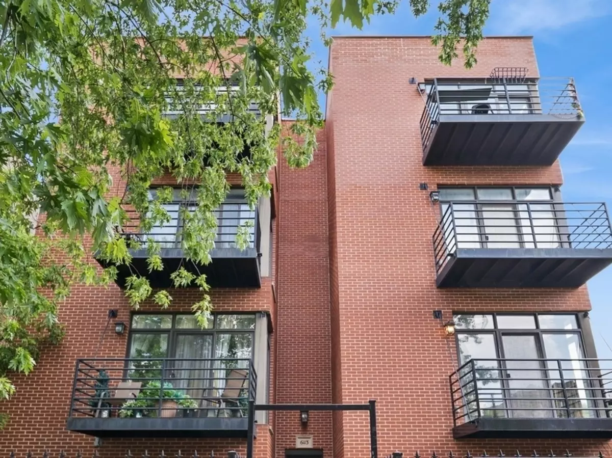 Chicago, IL 60637,6113 S Kimbark Avenue #3N