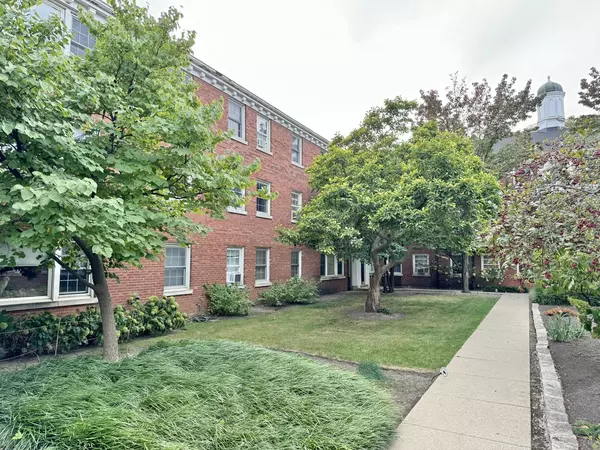 Evanston, IL 60202,336 Ridge Avenue #1