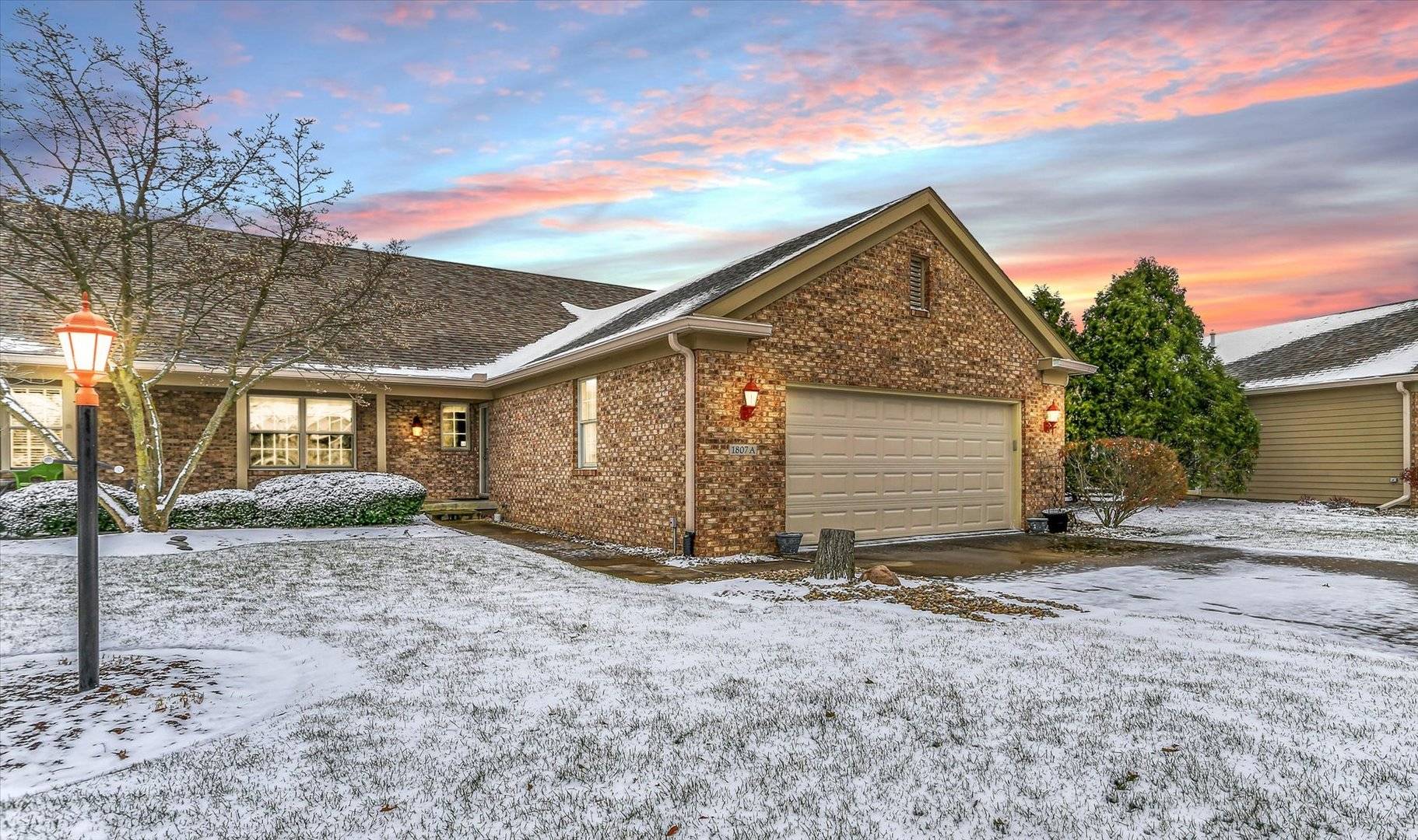 Urbana, IL 61802,1807 E AMBER Lane #A