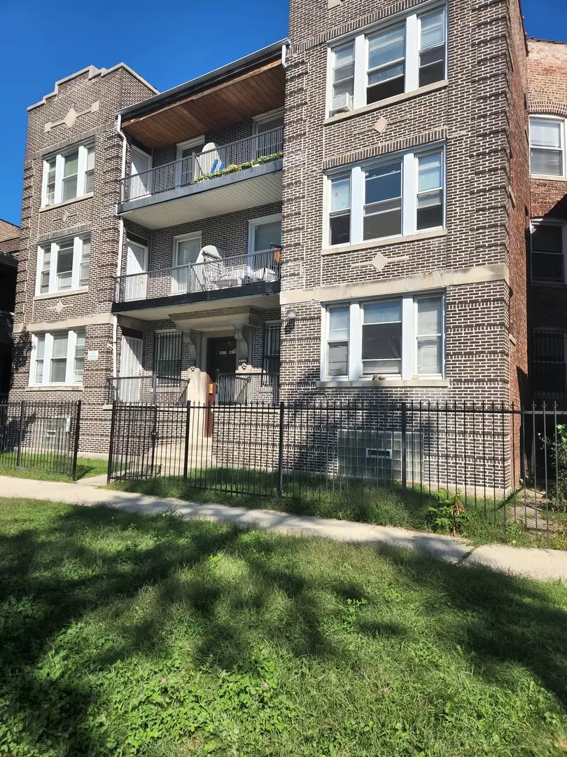 Chicago, IL 60637,6813 S Harper Street #3