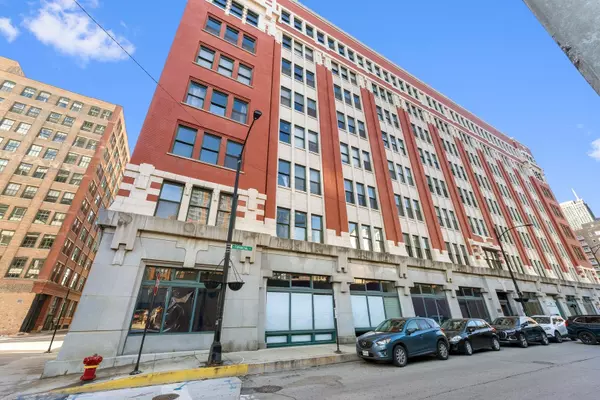 732 S Financial Place #215, Chicago, IL 60605