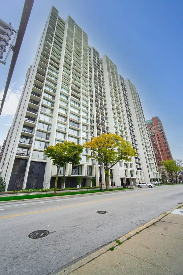 3200 N Lake Shore Drive #2311, Chicago, IL 60657