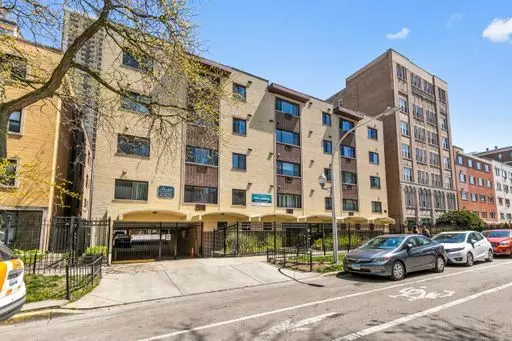 Chicago, IL 60660,6001 N Kenmore Avenue #207