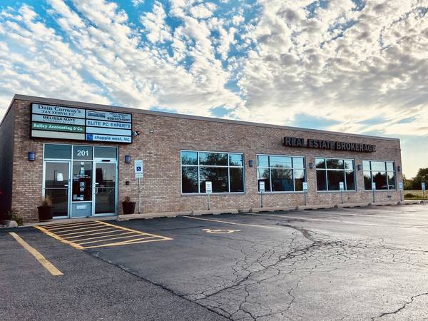 201 E Veterans Parkway #7, Yorkville, IL 60560