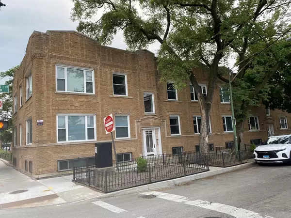 Chicago, IL 60625,4751 N Leavitt Avenue #1