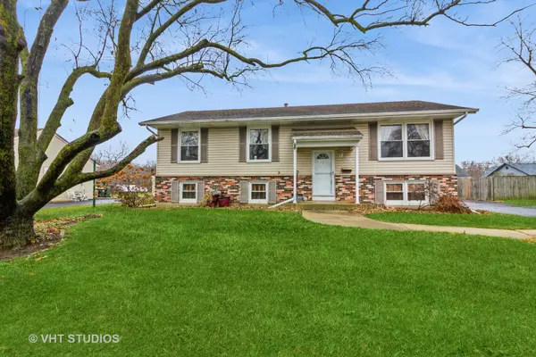 806 Sweetbriar Place, Plano, IL 60545